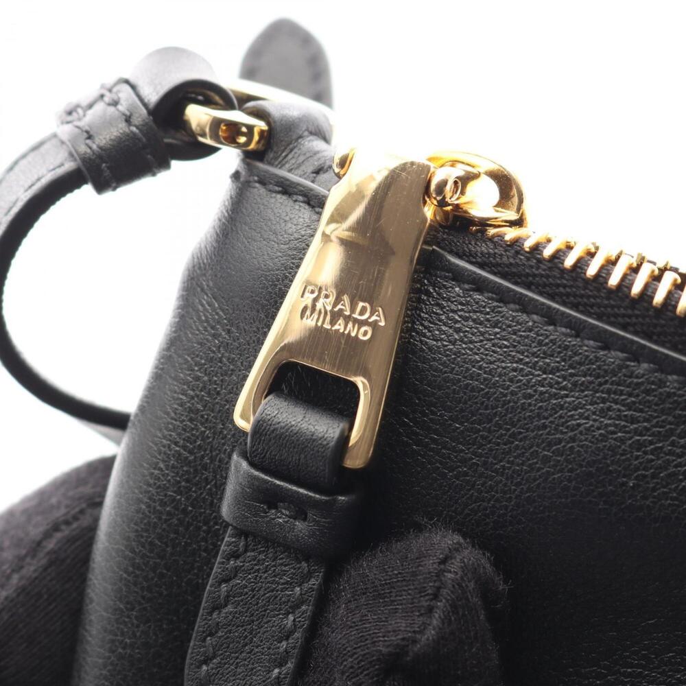 PRADA Bag - Picture 7 of 8
